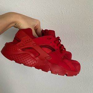 Nike Air Huarache "Triple Red"